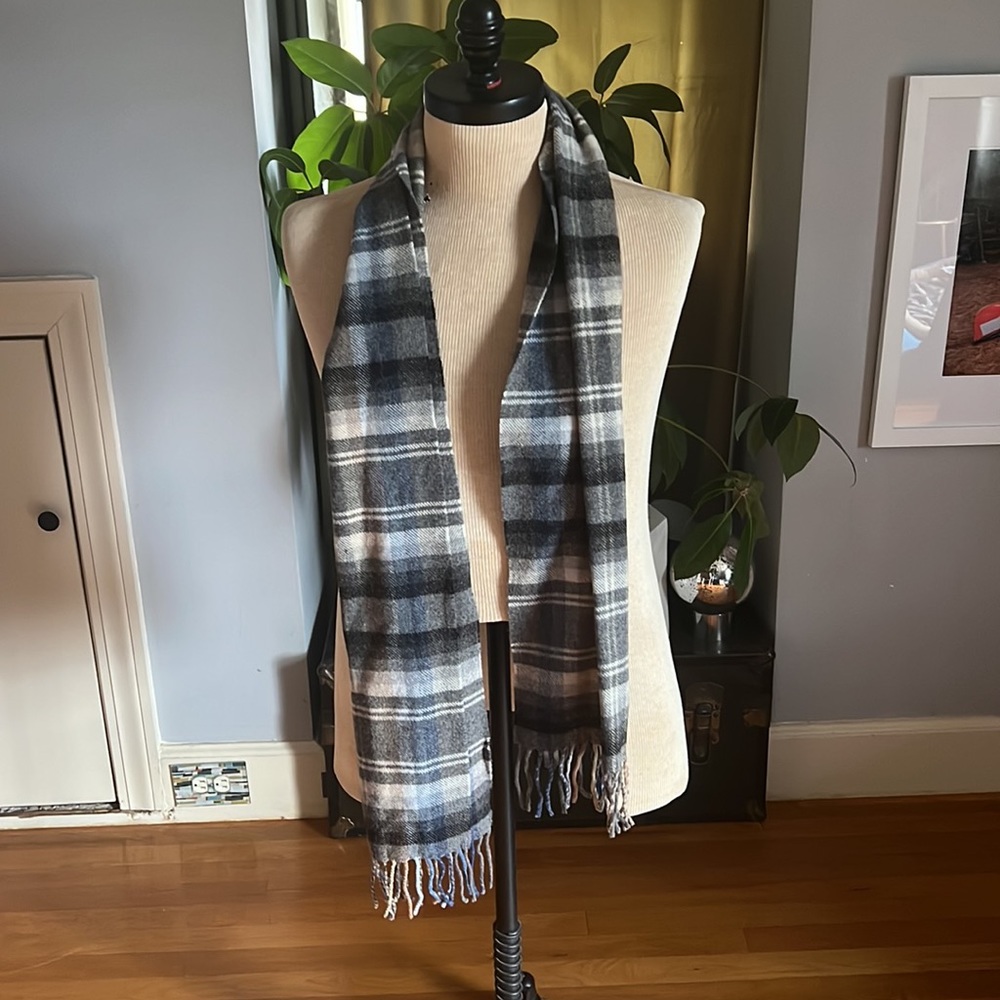 Allea Milano Plaid  scarf - Picture 4 of 6